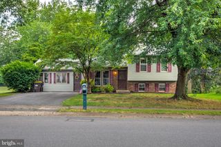 156 WARREN WAY, Lancaster, PA 17601