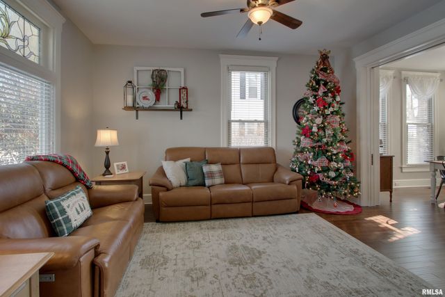 2700 Maine Street, Quincy, IL 62301