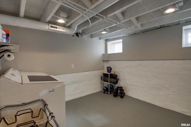 2700 Maine Street, Quincy, IL 62301