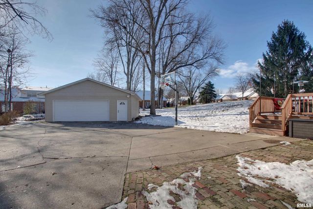 2700 Maine Street, Quincy, IL 62301