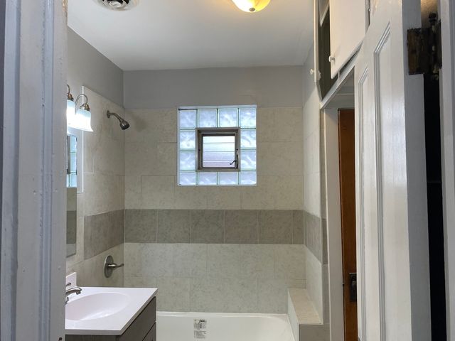 7154 S Rockwell Street, Chicago, IL 60629