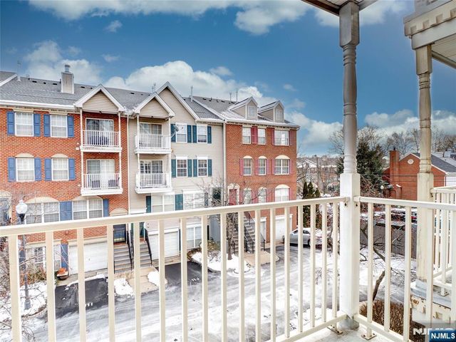 42 Krueger Court 1305, Newark, NJ 07103