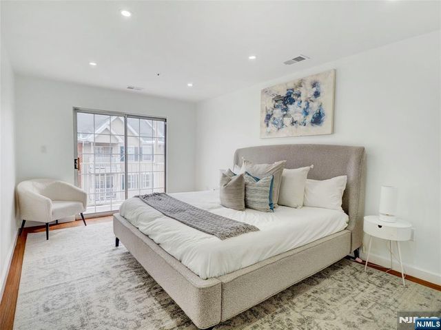 42 Krueger Court 1305, Newark, NJ 07103