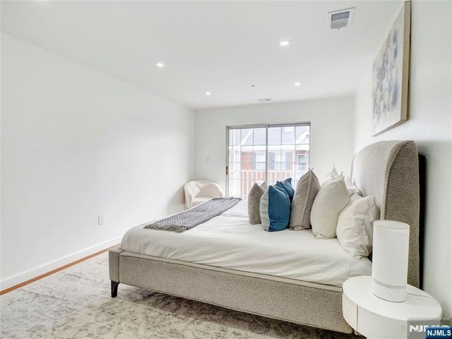 42 Krueger Court 1305, Newark, NJ 07103