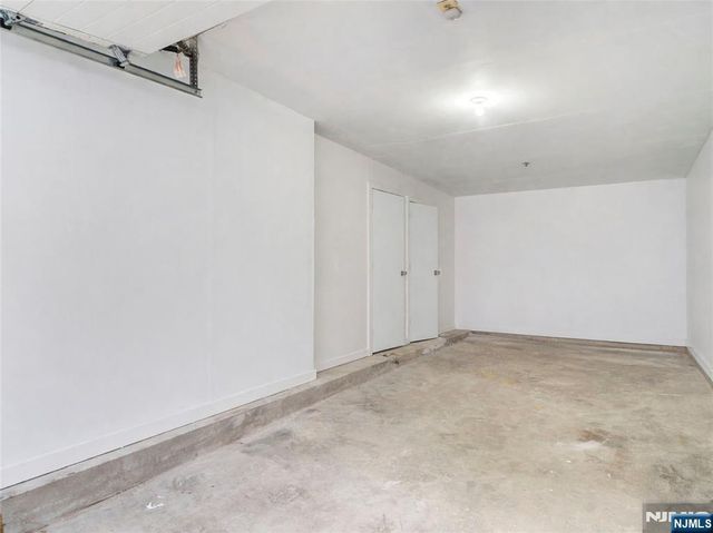 42 Krueger Court 1305, Newark, NJ 07103