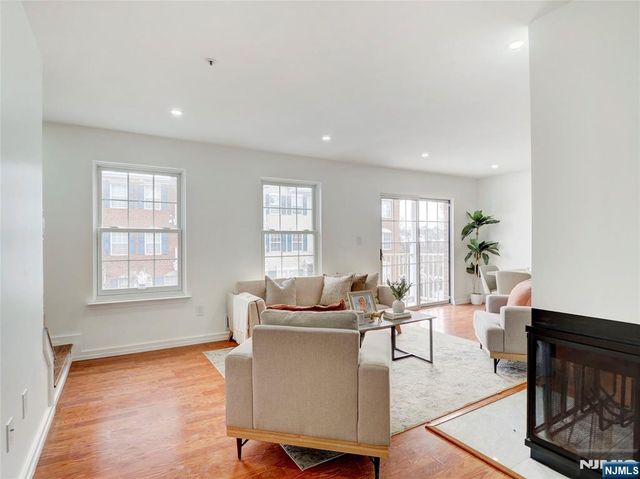 42 Krueger Court 1305, Newark, NJ 07103