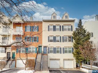 42 Krueger Court 1305, Newark, NJ 07103