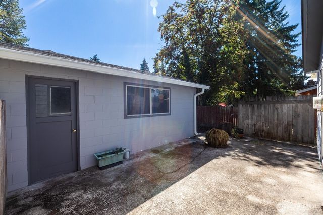11604 Yakima Avenue S, Tacoma, WA 98444