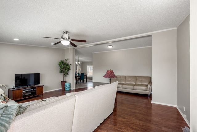 129 Broken Arrow Dr, Paris, TN 38242