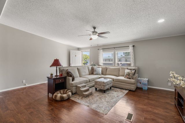 129 Broken Arrow Dr, Paris, TN 38242