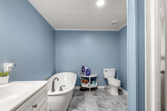 129 Broken Arrow Dr, Paris, TN 38242
