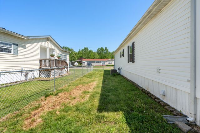 129 Broken Arrow Dr, Paris, TN 38242
