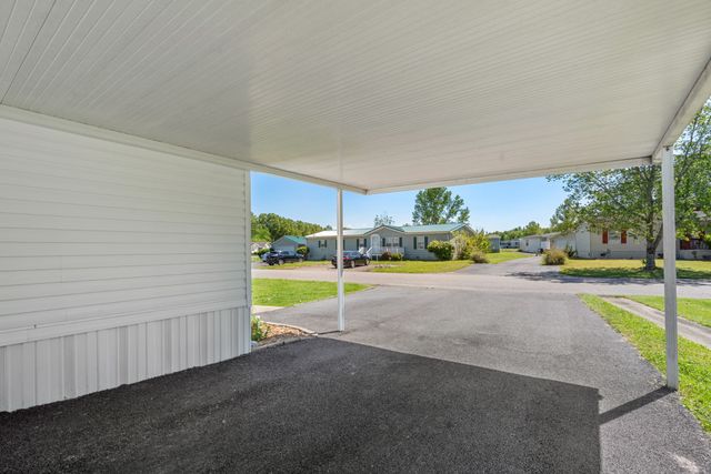129 Broken Arrow Dr, Paris, TN 38242