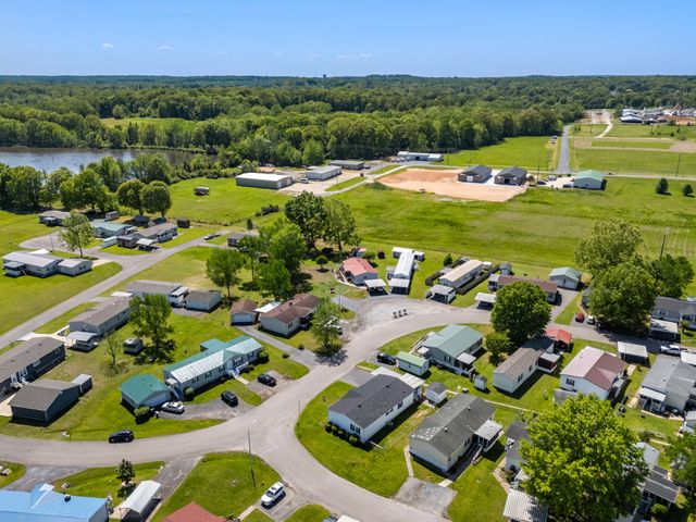 129 Broken Arrow Dr, Paris, TN 38242