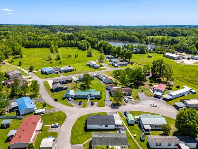 129 Broken Arrow Dr, Paris, TN 38242