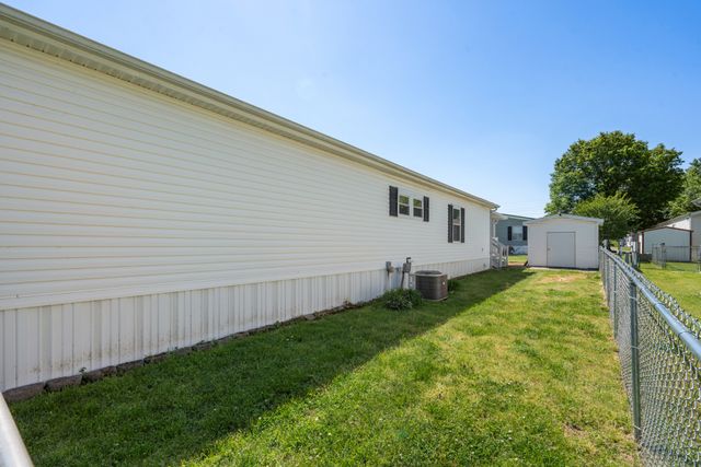 129 Broken Arrow Dr, Paris, TN 38242
