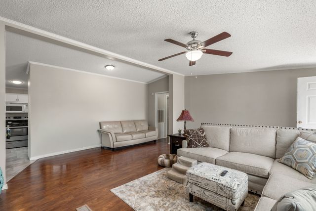 129 Broken Arrow Dr, Paris, TN 38242