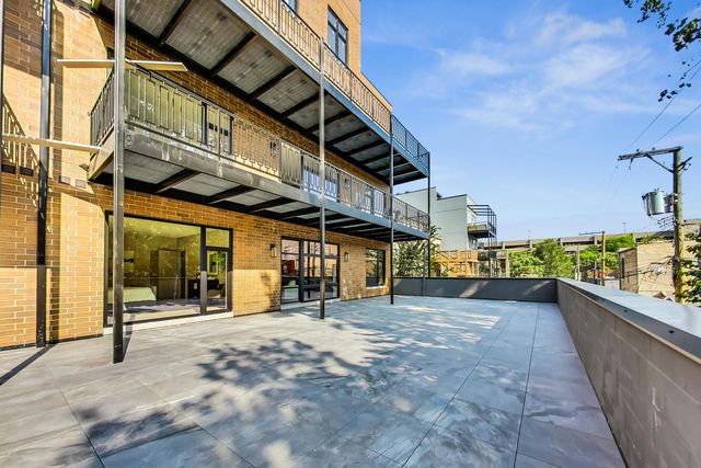 1317 N Western Avenue 202, Chicago, IL 60622