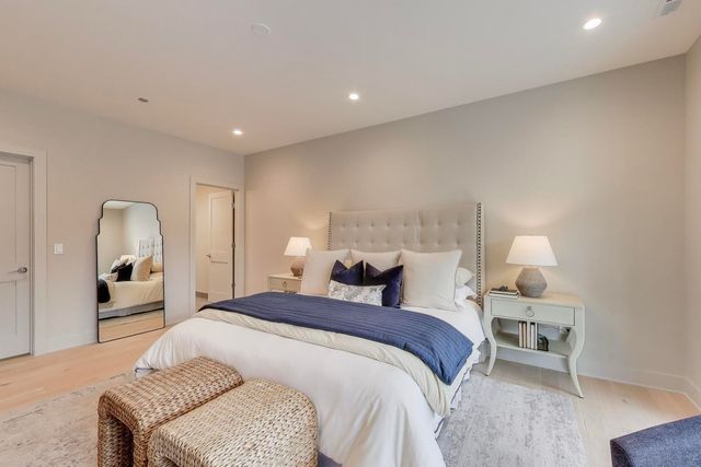 1317 N Western Avenue 202, Chicago, IL 60622