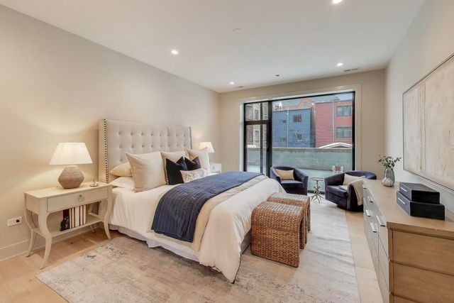 1317 N Western Avenue 202, Chicago, IL 60622