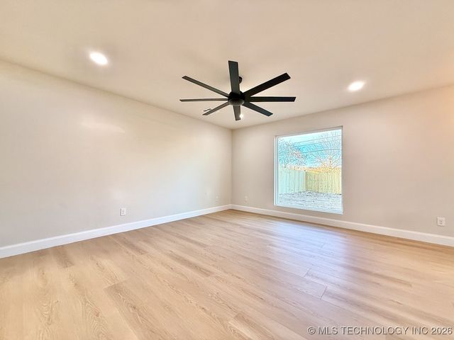 2009 W Easton Court N, Tulsa, OK 74127