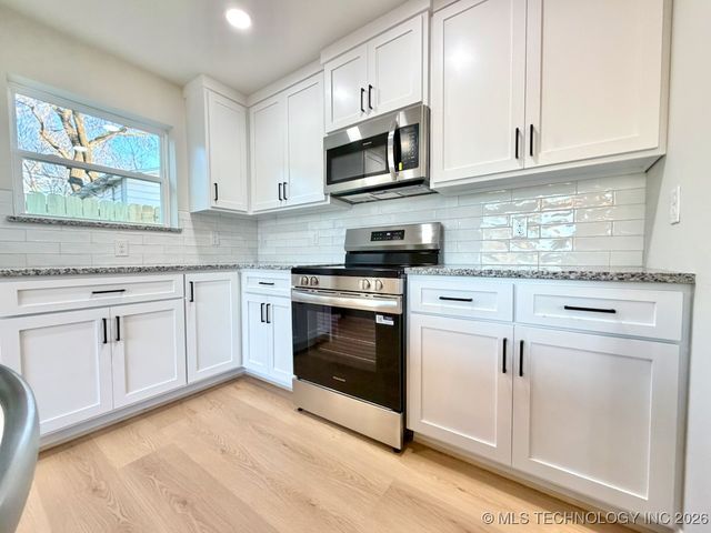 2009 W Easton Court N, Tulsa, OK 74127