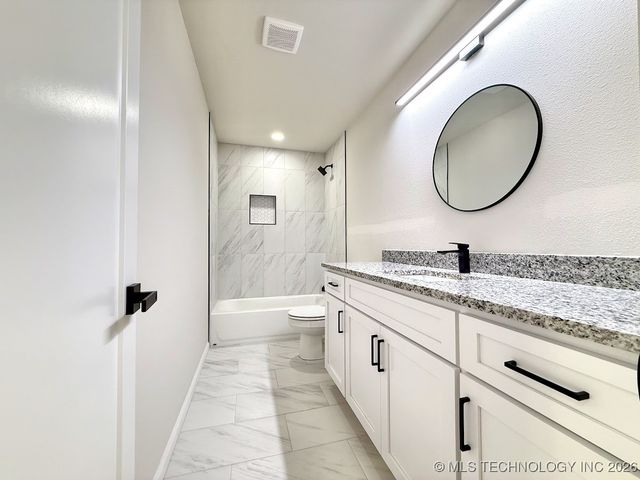 2009 W Easton Court N, Tulsa, OK 74127