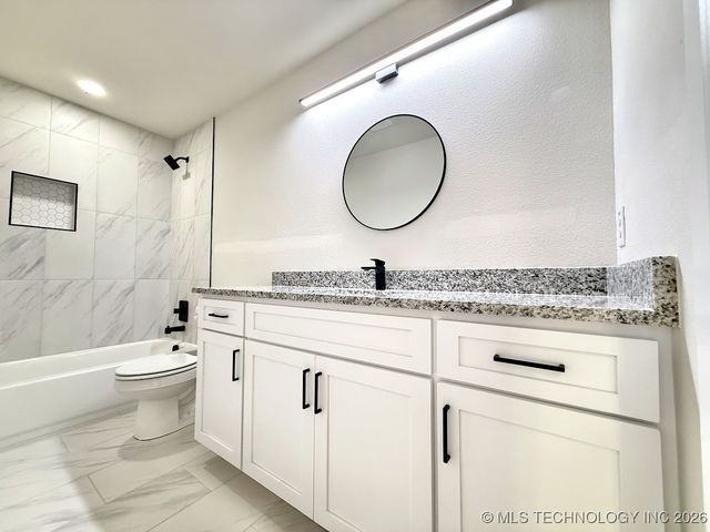 2009 W Easton Court N, Tulsa, OK 74127