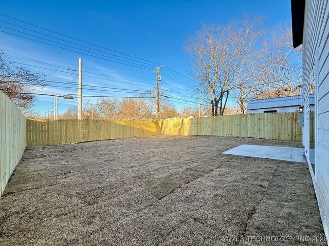 2009 W Easton Court N, Tulsa, OK 74127