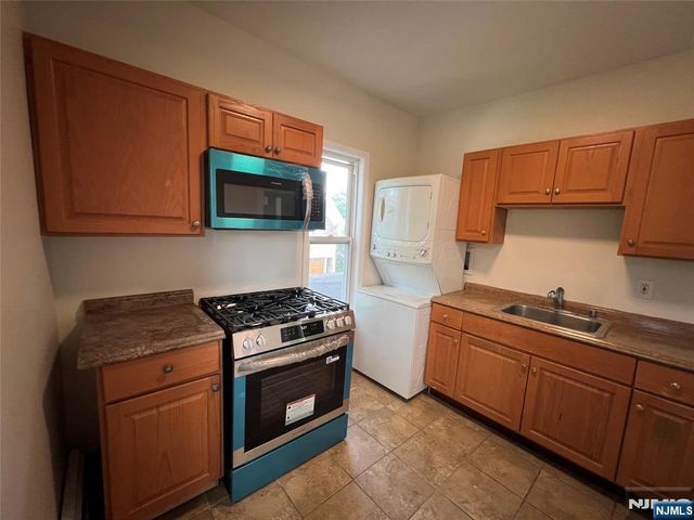 139-141 Magnolia Avenue 2nd, Kearny, NJ 07032