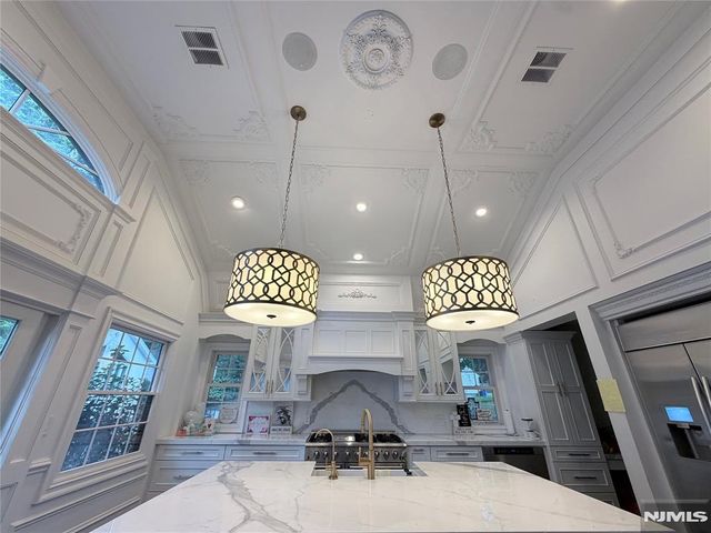 111 Hudson Avenue, Tenafly, NJ 07670