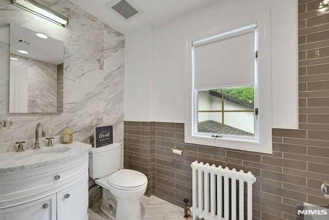 111 Hudson Avenue, Tenafly, NJ 07670
