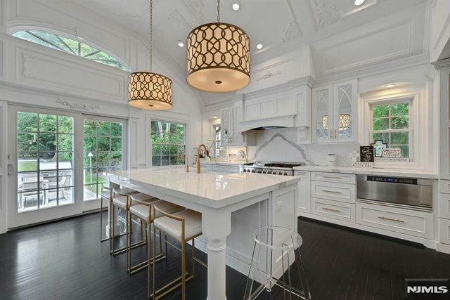 111 Hudson Avenue, Tenafly, NJ 07670