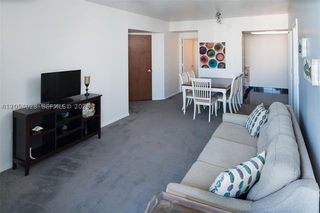 6365 Collins Ave 1811, Miami Beach, FL 33141