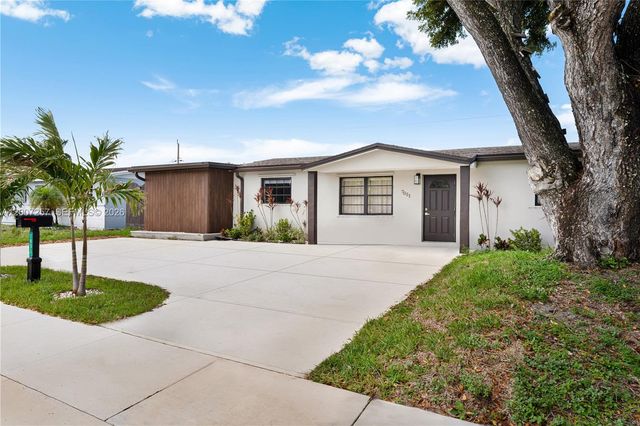 7051 Tyler St, Hollywood, FL 33024