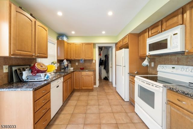 15 Tripplet Rd, Franklin Twp., NJ 08873