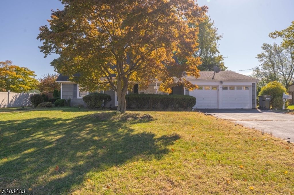 15 Tripplet Rd, Franklin Twp., NJ 08873