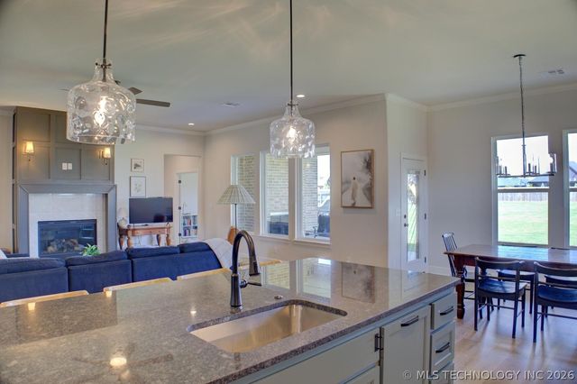 16713 S 1st East Avenue, Glenpool, OK 74033