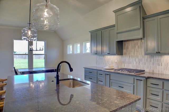 16713 S 1st East Avenue, Glenpool, OK 74033