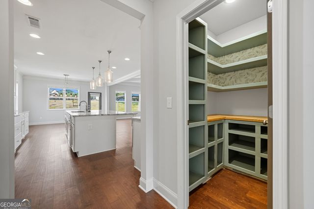 810 Eagle Crosssing Drive, Lawrenceville, GA 30044