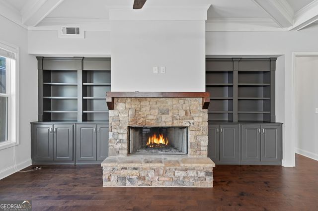 810 Eagle Crosssing Drive, Lawrenceville, GA 30044