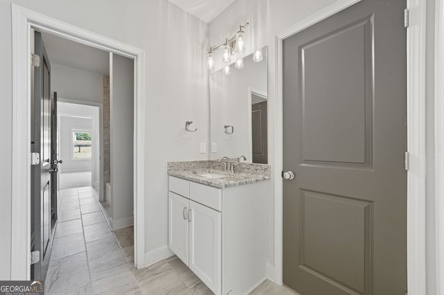 810 Eagle Crosssing Drive, Lawrenceville, GA 30044