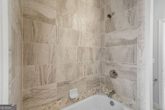 810 Eagle Crosssing Drive, Lawrenceville, GA 30044