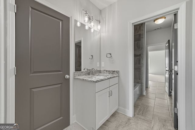 810 Eagle Crosssing Drive, Lawrenceville, GA 30044