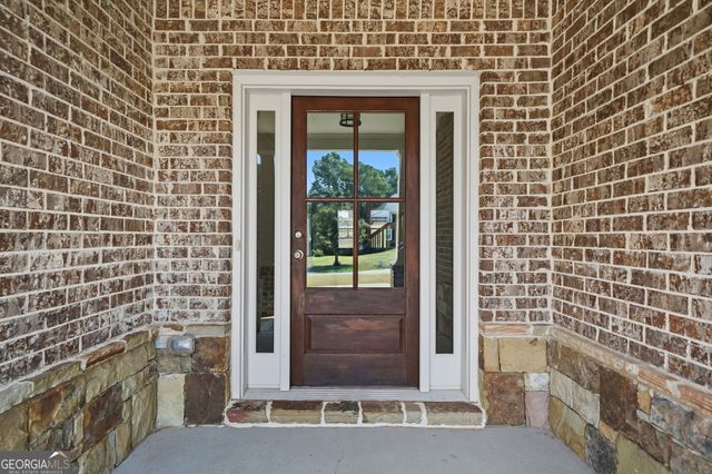 810 Eagle Crosssing Drive, Lawrenceville, GA 30044