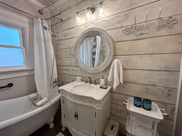 215 S Hutchins St, Lodi, CA 95240