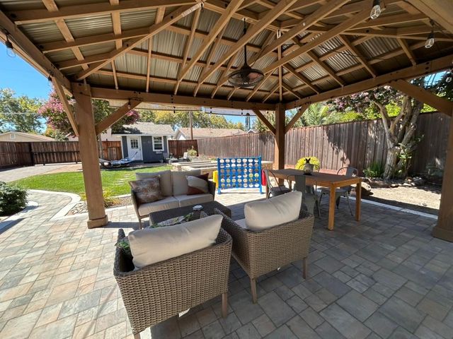 215 S Hutchins St, Lodi, CA 95240