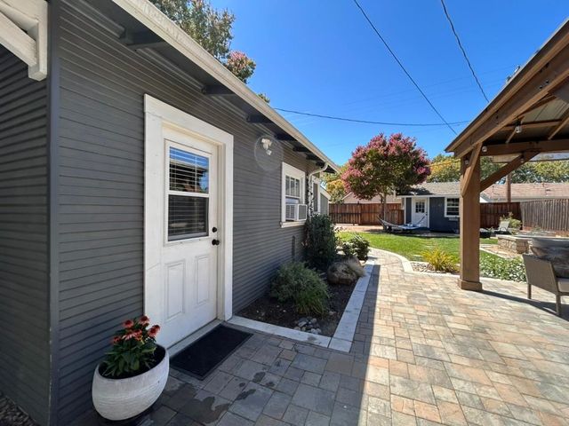 215 S Hutchins St, Lodi, CA 95240