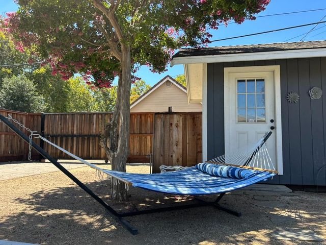 215 S Hutchins St, Lodi, CA 95240