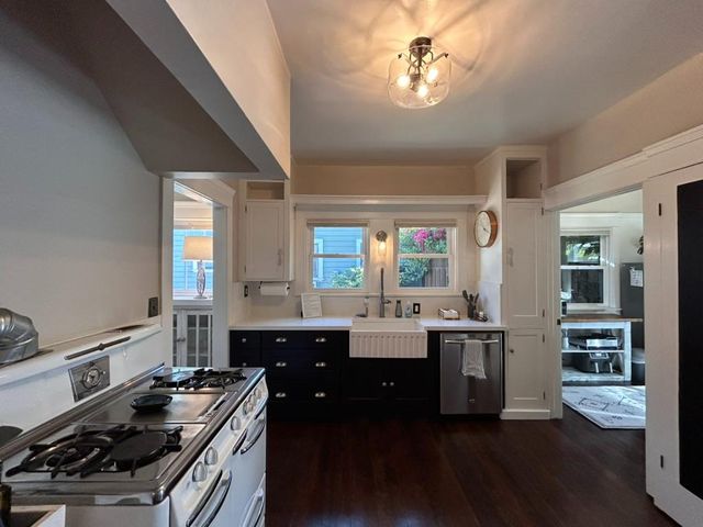 215 S Hutchins St, Lodi, CA 95240